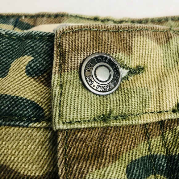 Free People Remy Camo Moss Crop Pants size 26 - Picture 4 of 9